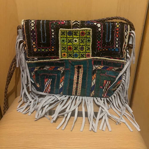 Embroidered bag like new, colorful, crossbody from Paris