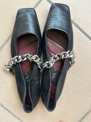 Zara leather ballerinas like new with chain, size 39, black and silver