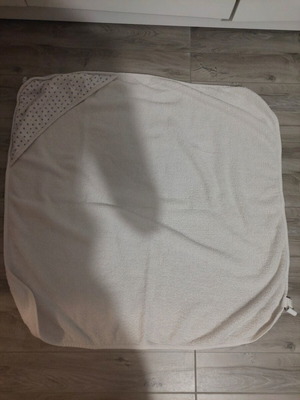 Baby bedding set like new, pack with towels, blankets, and sheets