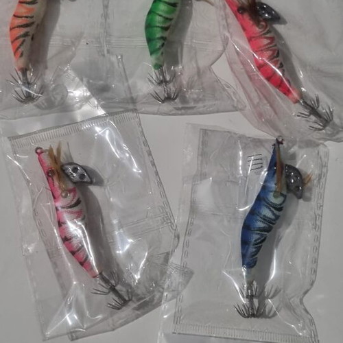 Fishing squid jigs 8g multicolored new