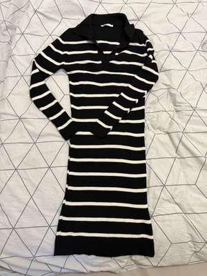 Πλεκτό φόρεμα μακρύ σαν καινούργιο, μαύρο και άσπρο