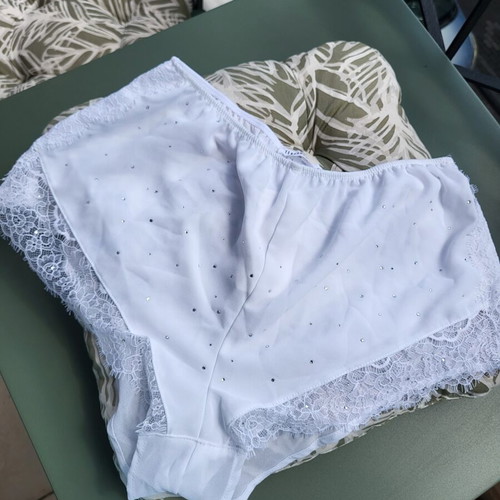 White shorts size S new with gift