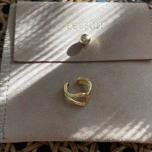Sessun gold ear cuff new made of recycled brass