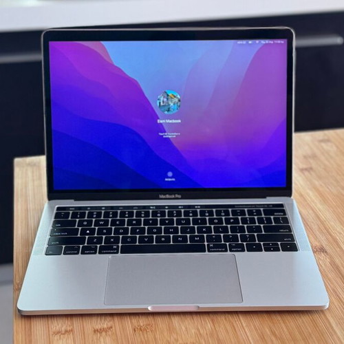 Apple MacBook Pro Touch Bar 13-inch 2016 like new