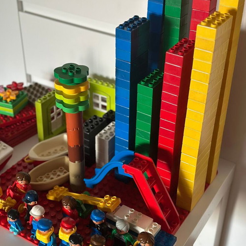 Various LEGO TUBLO used