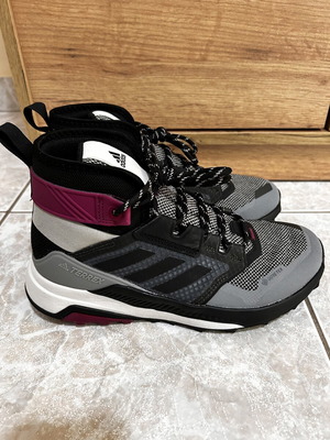 Adidas Terrex Trailmaker Mid GTX women's hiking shoes like new, size 38, gray and pink