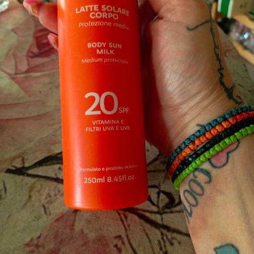 Vebix SPF 20 Body Sun Milk 250 ml new