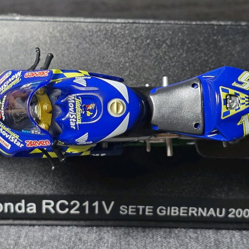 MotoGP Honda RC211V 2004 Sete Gibernau like new