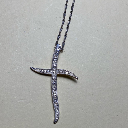 Silver cross like new