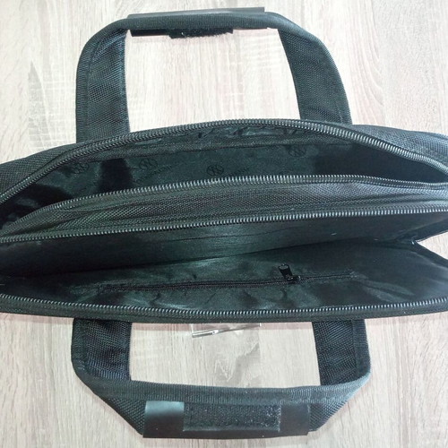 Yuan Cheng black hand shoulder bag like new, 40x30 cm