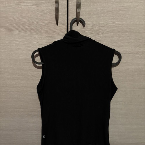 Black sleeveless top with embroidered crown like new