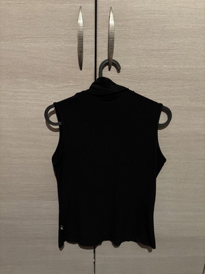 Black sleeveless top with embroidered crown like new
