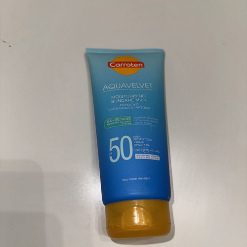 Sunscreen 200ml new with luxurious samples