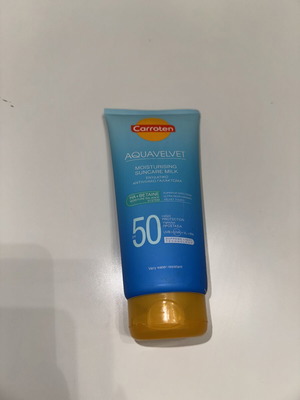 Sunscreen 200ml new with luxurious samples