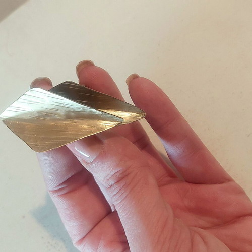 Ex Novo bronze arrowhead-shaped ring, gold tone