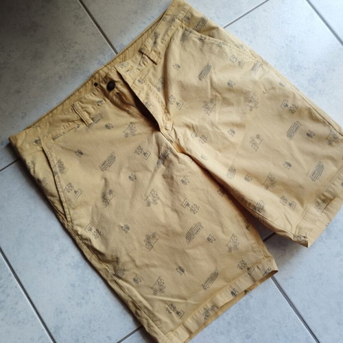 Summer bermuda shorts like new, yellow, size L