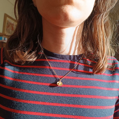 Gold necklace with shell and pearl pendant, like new, silver 925
