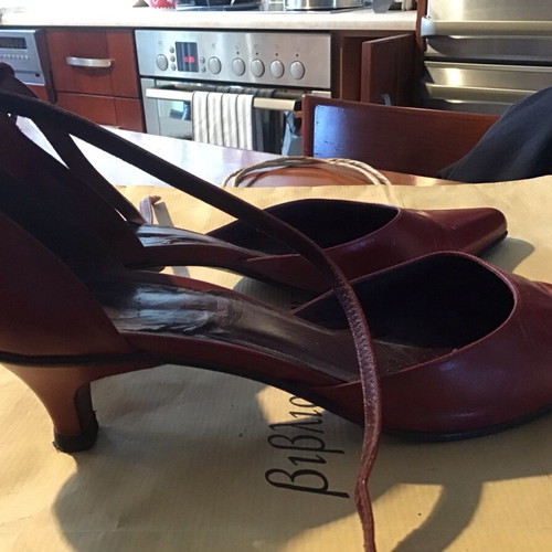 Zara kitten heel red leather pumps like new size 40