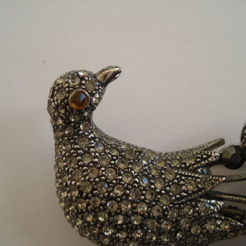 Peacock brooch used with rhinestones