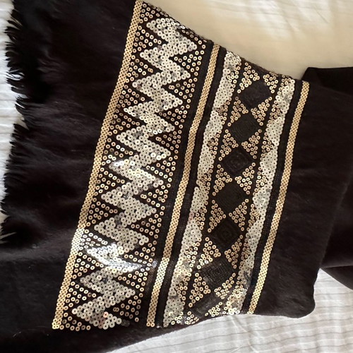 Scarf with sequins unused, black