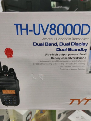 TYT 8000D 10W Dual Band with 2 antennas and silicone earpieces new