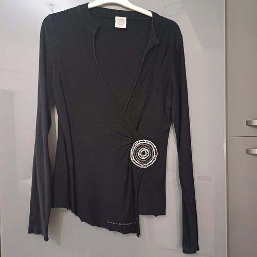Black long-sleeve blouse with breast cancer awareness design new
