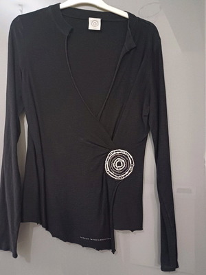 Black long-sleeve blouse with breast cancer awareness design new