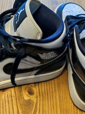 Nike Air Jordan 1 σαν καινούργιο, μέγεθος 37.5, μαύρο και άσπρο