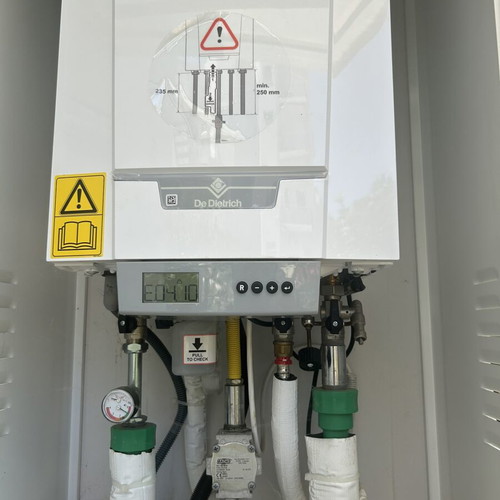 Gas Boiler like new with all connection parts