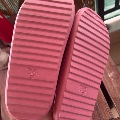 Pink plastic clogs type sabo Zara like new, size 37