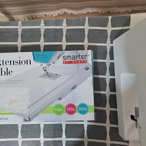 Pfaff Smarter 140S sewing machine with extension table like new