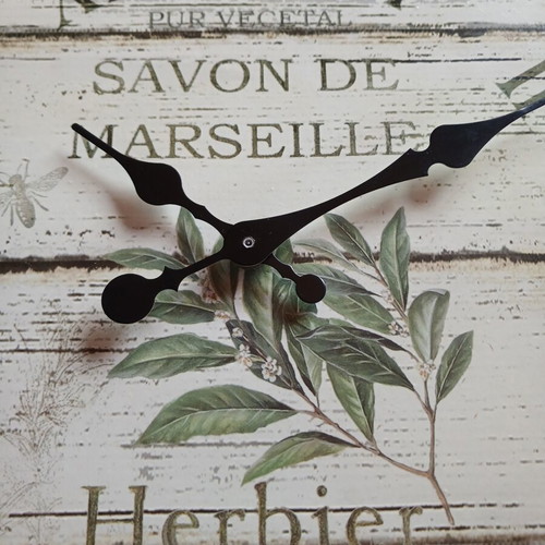 Decorative wall clock Savon de Marseille with olive motif