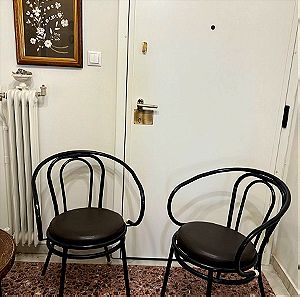 (25€-Δύο καρέκλες σετ). Μέταλλο και δερματίνη. Ταιριάζουν παντού σαν βοηθητικές.