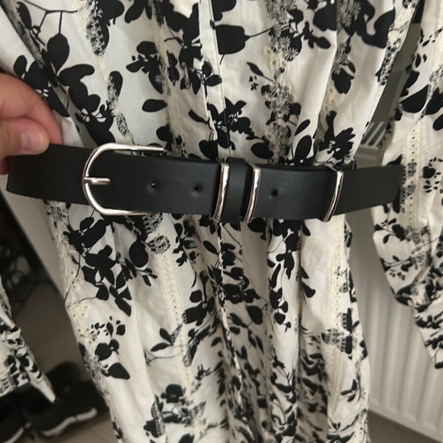Reserved floral black and white dress with black belt XL