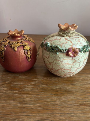 Decorative pomegranates like new, set of 2 pieces