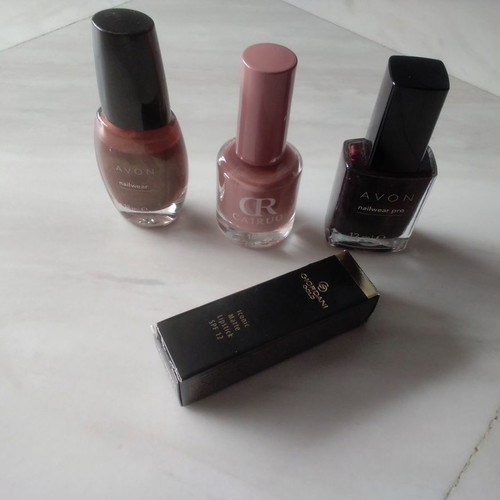 Giordani Gold lipstick bright red and 3 slightly used Avon nail polishes