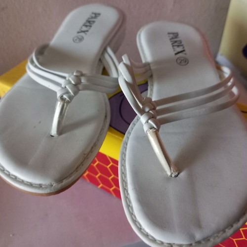 Parex children's flip-flops new, sizes 29 and 33, white