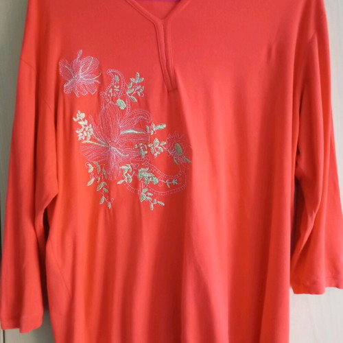 Blouse with hood and gold design like new, orange XL