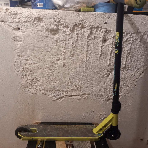Byox scooter used, for ages 10+, fixed T-handle, non-folding