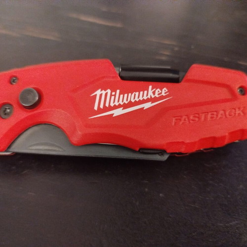 Milwaukee Fastback utility knife
