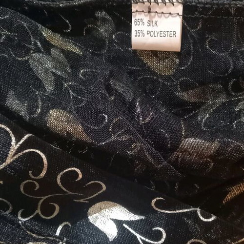 Silk robe like new, black with gold details, size L