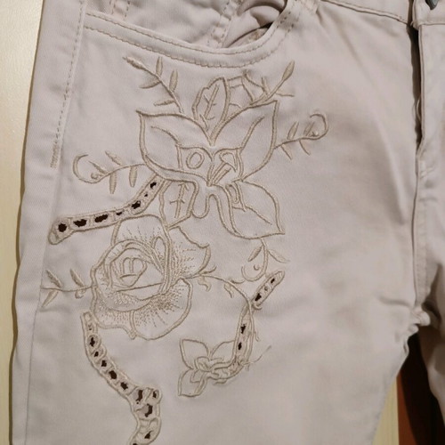 Jennyfer pink embroidered jeans like new, size M