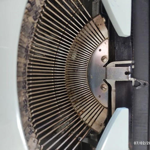 German typewriter from 1950 like new, fabric cover included