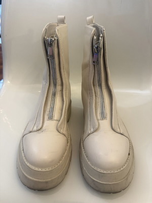 Beige ankle boots used, size 39, zipper detail
