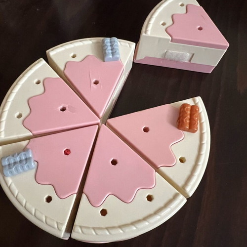 Cake toy like new without top accessories