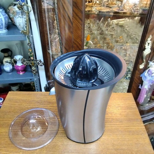Electric juicer 100W new for all uses