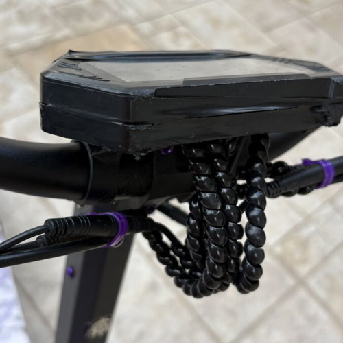 Electric Scooter used with 11-inch wheels and tubeless tires