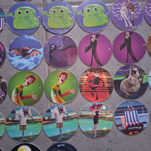 Chipicao Hotel Transylvania 2018 collectible caps set of 86, like new