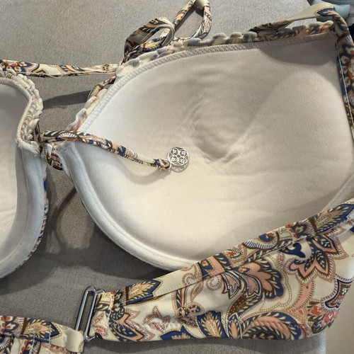 Bikini set H&M used, paisley design, size 80D top, large bottom
