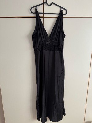 Na-kd black satin dress